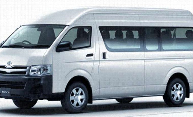 toyota-hiace-bus