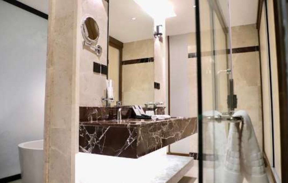 Five Seasons Hotel