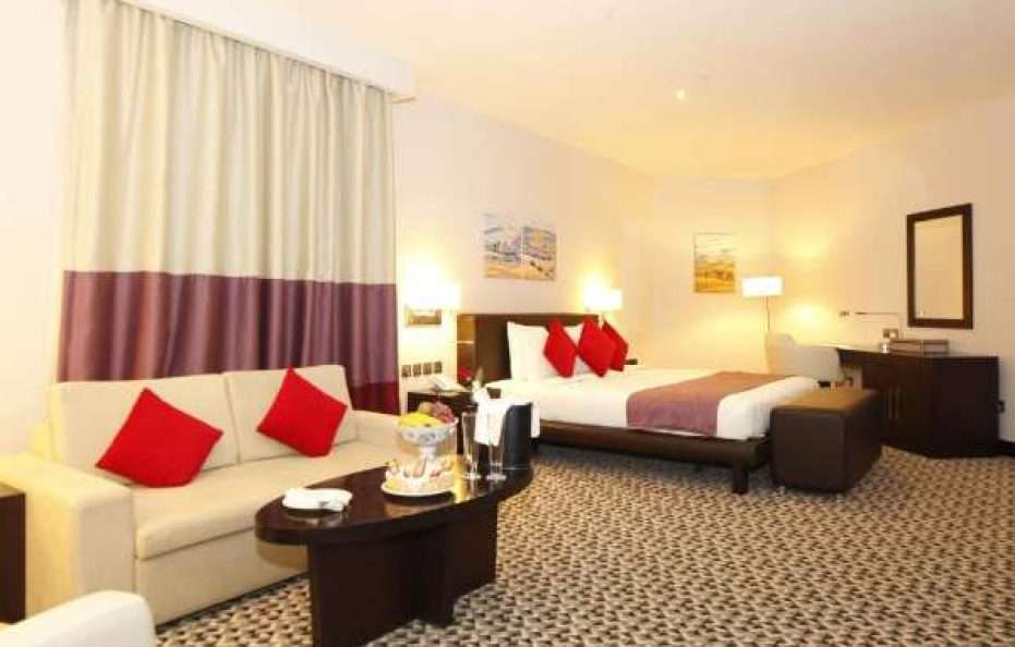 Golden Tulip Hail